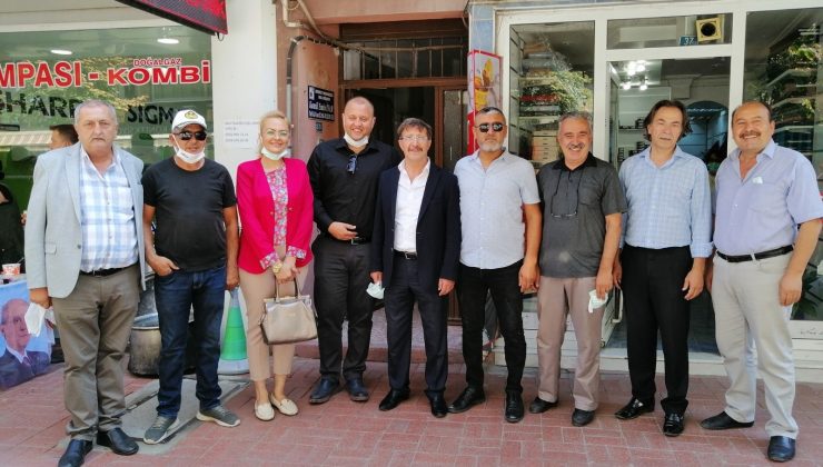 Burhaniye’de aşure hayırları devam ediyor