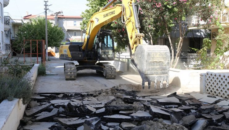 Burhaniye’de yollar yenileniyor