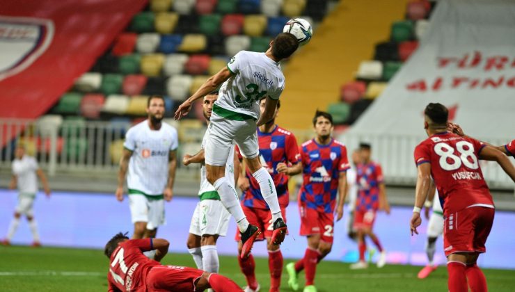 Bursaspor bu sezon her maçta kalesinde gol gördü