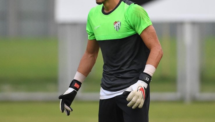 Bursaspor’da kaleci Erhan Erentürk sakatlandı