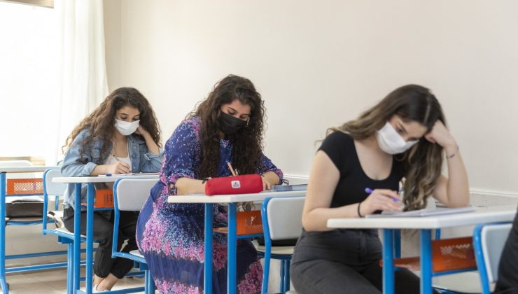 Büyükşehir Belediyesinin kursuna giden gençlerin YKS başarısı