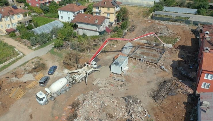 Çandır’da evi küle dönen 85 yaşındaki Ayşe teyzeye yeni ev inşa ediliyor