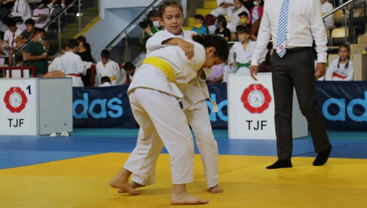 Çankırı’da judo turnuvası başladı