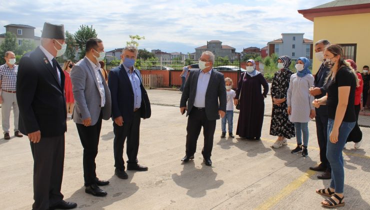 Çarşamba’da ’çocuklar okula, veliler aşıya’