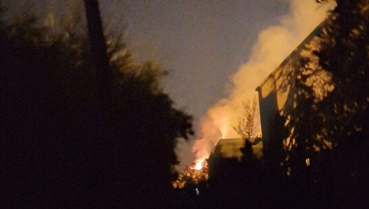 Çatı katında çıkan yangın korkuttu