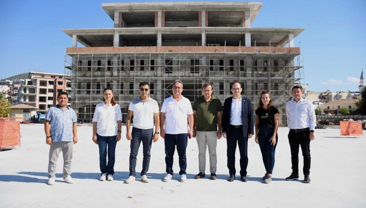 CHP’li Vekil Tezcan’dan Kuşadası Belediyesi’ne tam not