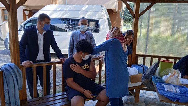 Çocuk evlerinde kalanlar aşılandı