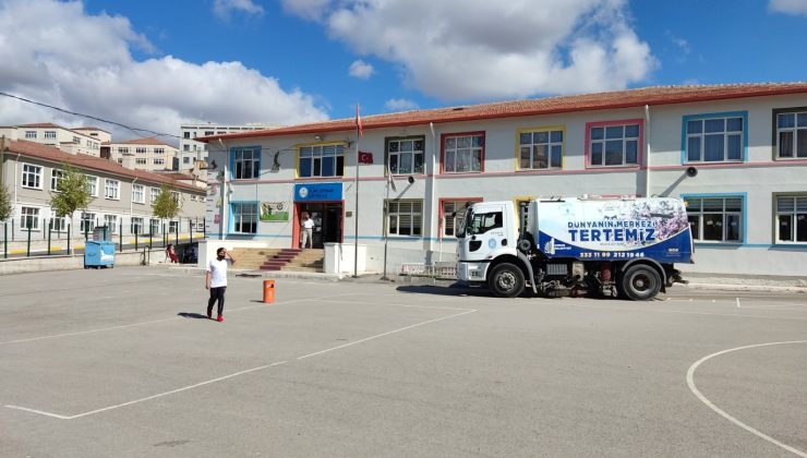 Çorum Belediyesi, okulları yeni eğitim öğretim dönemine hazırlamak için seferberlik başlattı