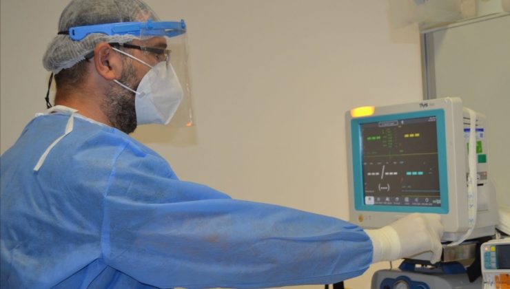 Covid-19 yoğun bakım hemşiresi: “Çok genç hastamız var, hepsi aşısız”