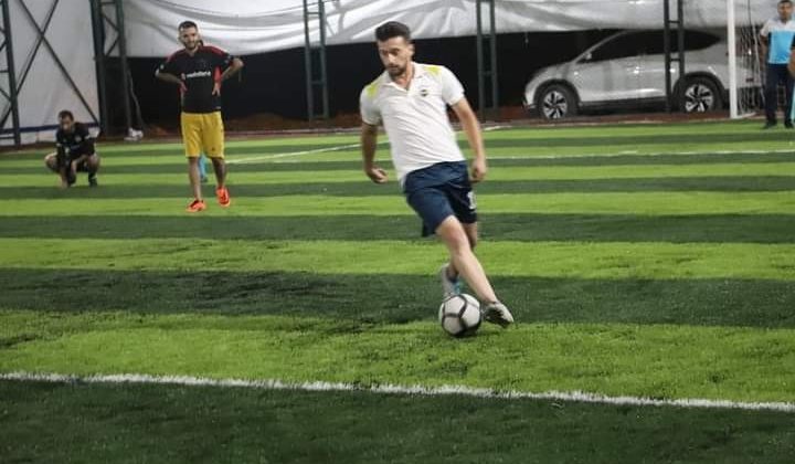 Çukurca Belediyesinin yaptığı halı saha da ilk maç yapıldı