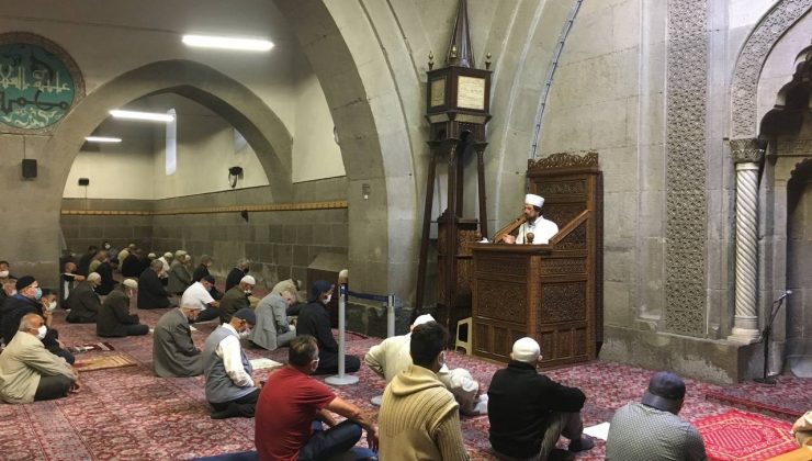 Cuma vaazında ticarette dürüstlük anlatıldı