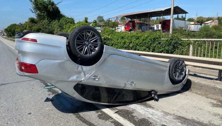 D-100 karayolunda iki araç çarpıştı