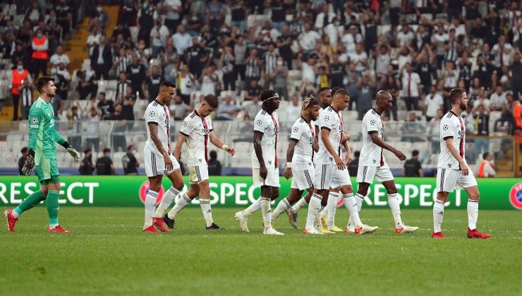 Devre bitti, tribünler takımı çağırdı!