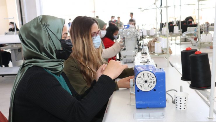 Diyadin’e kurulan tekstil fabrikası kızların umudu oldu