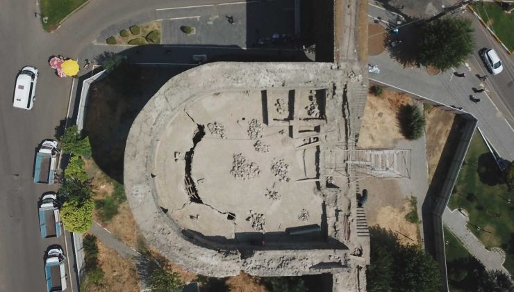 Diyarbakır Surları’ndaki restorasyonda mancınık kaidesi bulundu