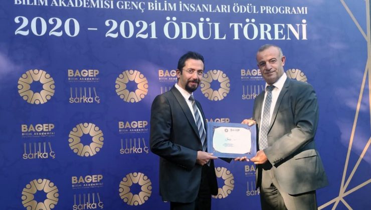 Doç. Dr. Serdar Akbayrak, BAGEP ödülünü aldı