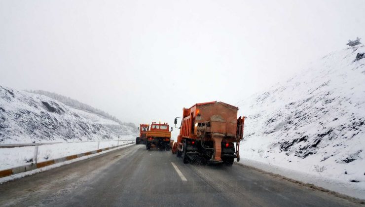 Doğu Anadolu’da yüksek kesimlere yağan karla hava sıcaklığı düştü