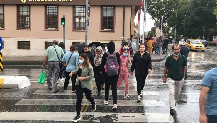 Edirne’de sağanak yağış etkili oldu