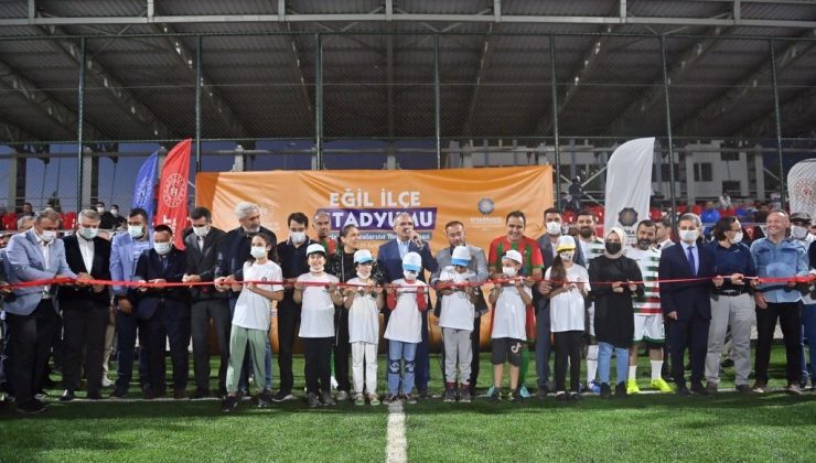 Eğil İlçe Stadyumunun açılışı büyük bir coşkuyla yapıldı