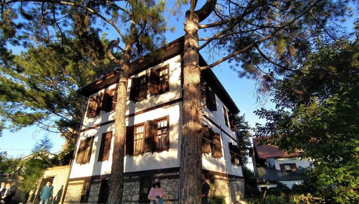 En güzel cephe görünümlü eve “En İyi Korunan Ev Ödülü” plaketi