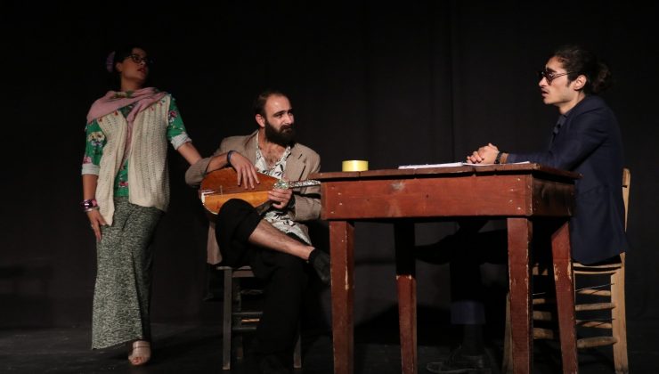 Engellilerin tiyatro oyunu hem eğlendirdi hem düşündürdü