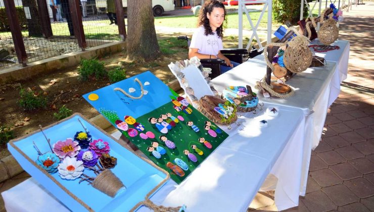 Engelsiz Yaşam Merkezi öğrencilerinden yaz sonu sergisi