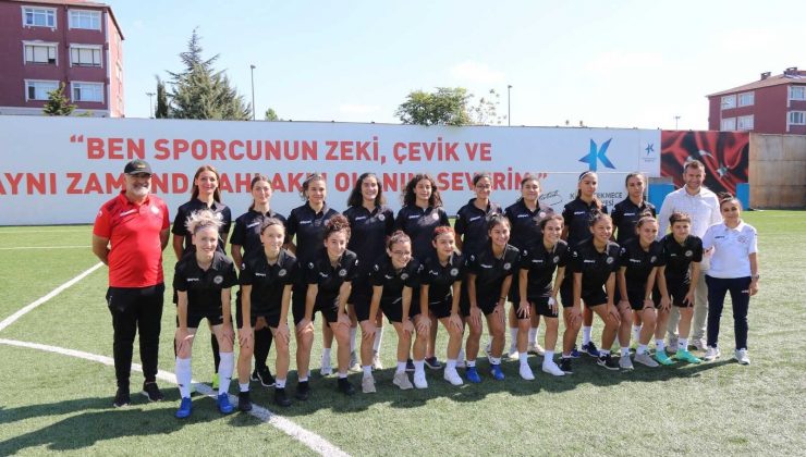 Ereğlili kızlar hazırlık maçında Galatasaray ile karşılaştı