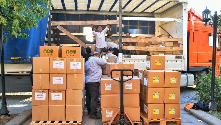 Esenyurt Belediyesi’nden, selden etkilenen vatandaşlara yardım