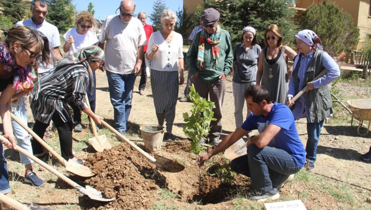 Ferhan Şensoy’un adı Sonsuz Şükran Köyü’nde yaşayacak