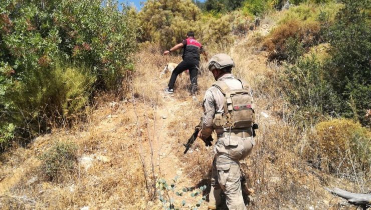 Finike’de cinayet zanlısına jandarmadan film gibi operasyon