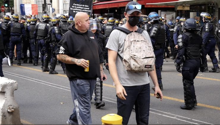 Fransa’da aşı karşıtları bir kez daha sokaklarda