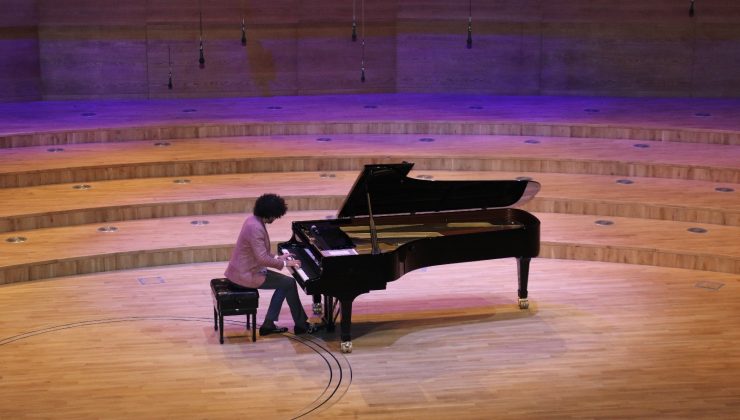 Fransız piyanist Simon Ghraichy Ankaralı sanatseverlerle buluştu