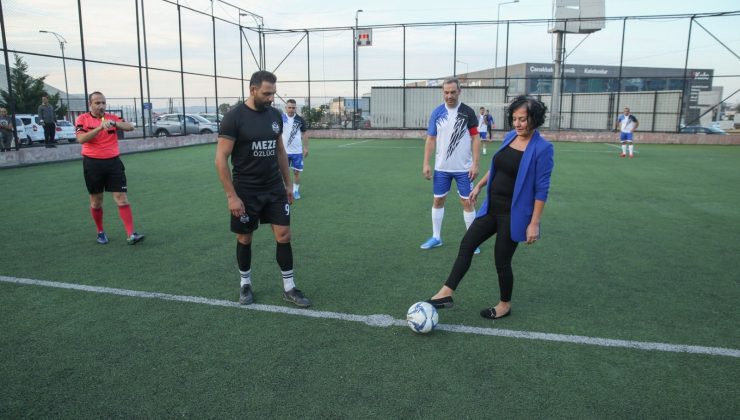 Fuat Sakarya Halı Saha Turnuvası başladı