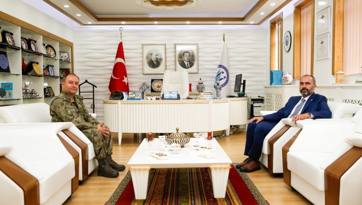 Garnizon Komutanı Tosun’dan, Rektör Türkmen’e ziyaret