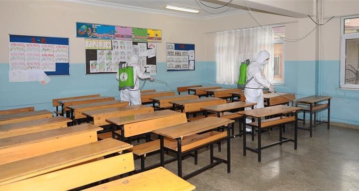 Gaziosmanpaşa’daki okullarda temizlik çalışmaları gerçekleştirildi