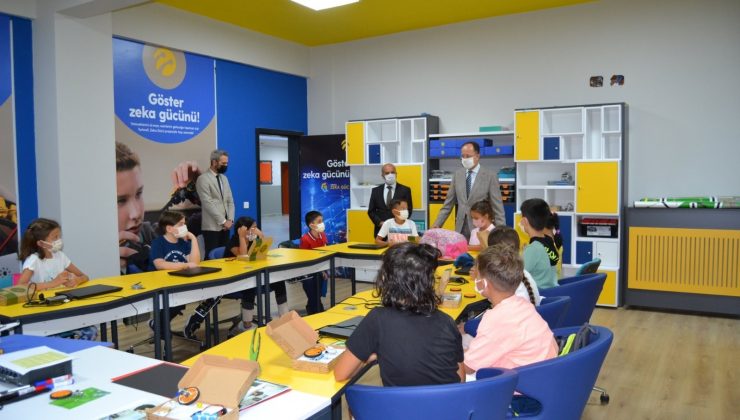 Geleceğin bilim insanlarına ziyaret