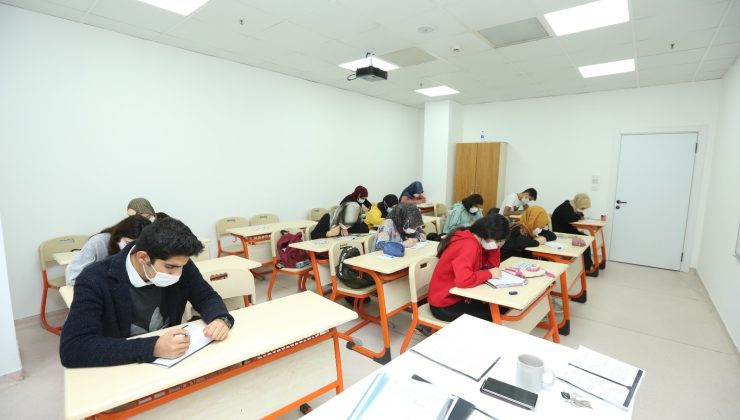 Gençlik Merkezinde YKS’ye hazırlandılar, üniversiteyi kazandılar
