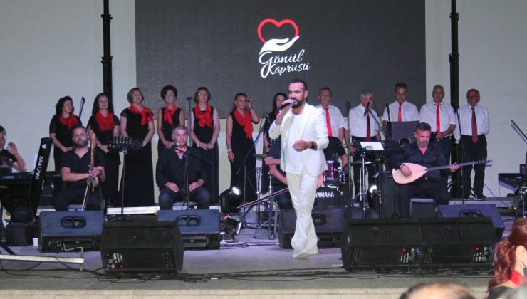 Gönüllere taht kuran konser