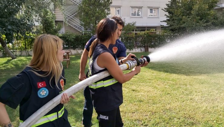 Gönüllü itfaiyecilerin eğitimi devam ediyor