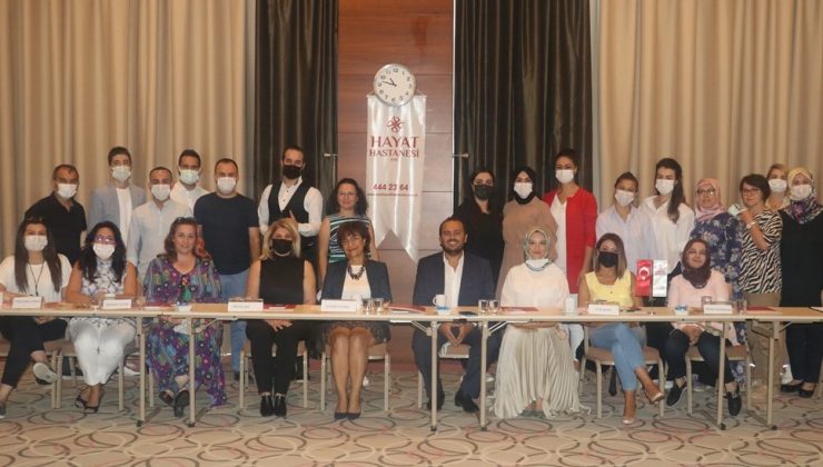Hayat Hastanesi hemşirelerine liderlik eğitimi