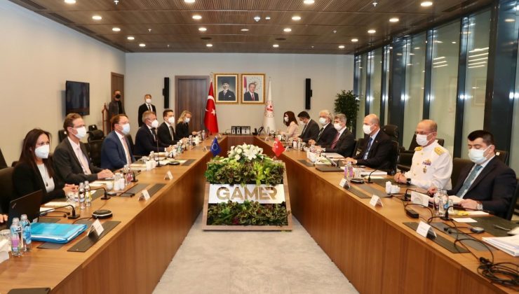 İçişleri Bakanı Soylu,  Varhelyi’yi kabul etti