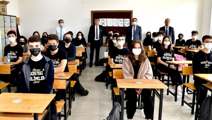 İlk ders Başkan Dündar’dan