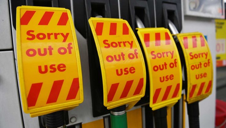 İngiltere’de ordu akaryakıt dağıtımı için hazırda bekletilecek