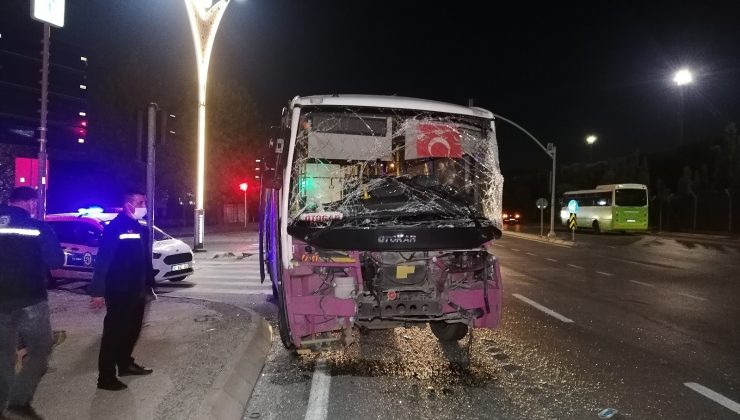 Işık ihlali yapan tır ile yolcu otobüsü çarpıştı: 4 yaralı