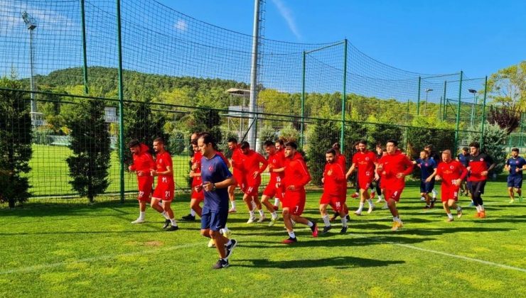 İşitme Engelliler Milli Takımı’nın kampı Riva’da devam ediyor