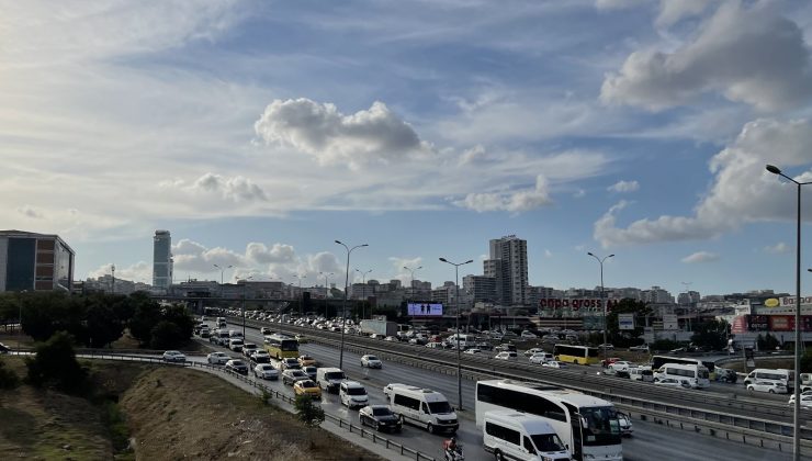 İstanbul’da trafik yoğunluğu arttı