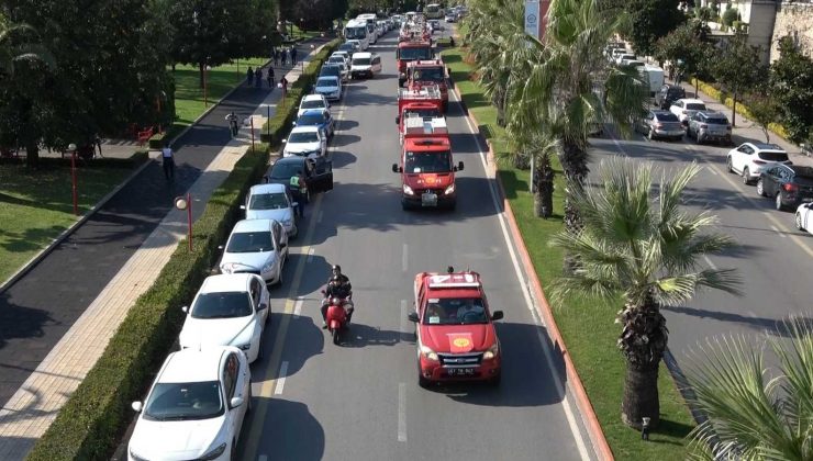 İtfaiye araçları şehir turu yaptı