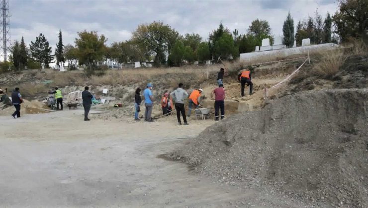İzinsiz kazı yapıldığı ve lahit bulunduğu iddia edilen alanda inceleme yapıldı