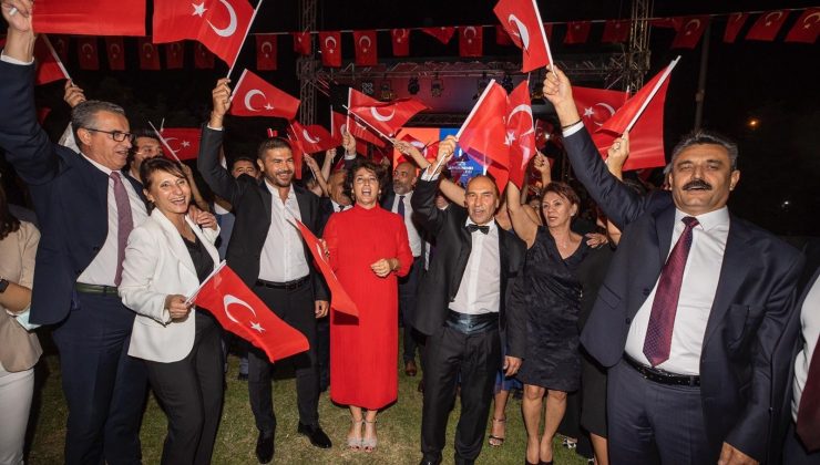 İzmir’de 9 Eylül resepsiyonu