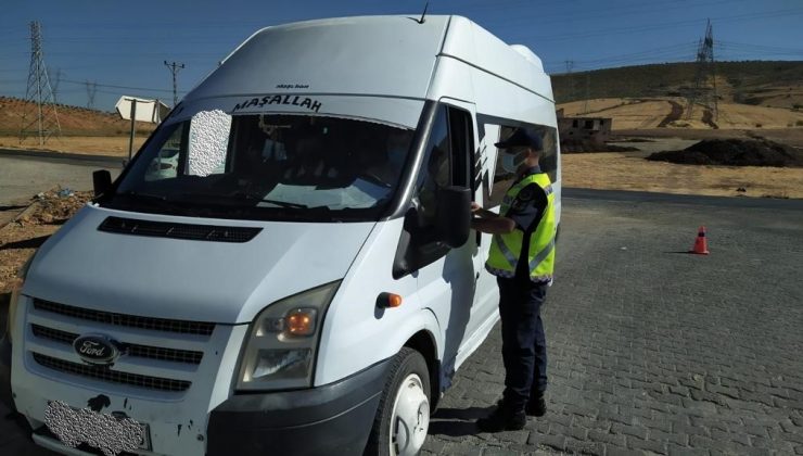 Jandarma ekipleri, okul servislerine yönelik denetim yaptı